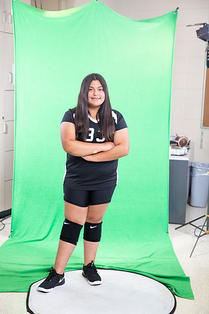 Mehisen, Yasmin_781B2954_7th grade volleyball