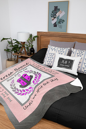 mockup-of-a-bed-pillow-and-a-blanket-placed-on-a-tidy-bed-31299 (4)